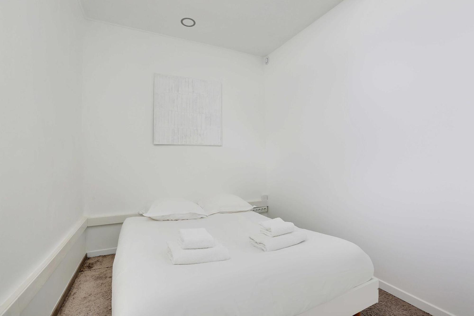 Magnificent With Ac- 3br-6p-bastille